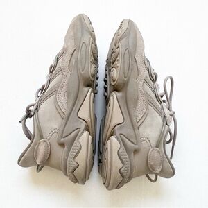 Women’s adidas OZWEEGO Shoes Brown Color size 7 sneakers tennis shoes dad run